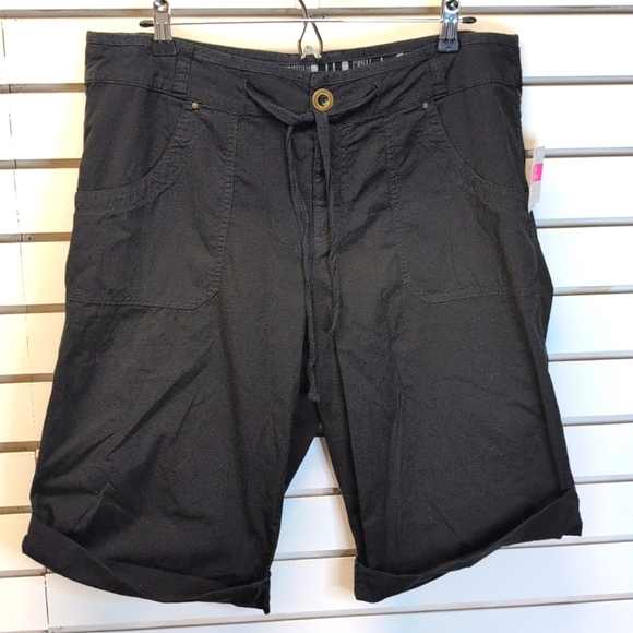 NWT Fresh Produce Black Stretch Broadcloth Safari Pedal Pusher Shorts - Size XL - Picture 2 of 7